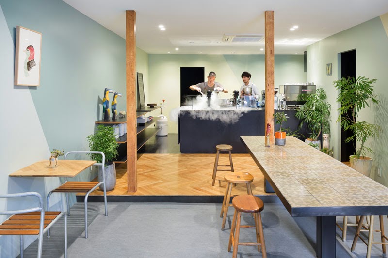 Diseño interior en una peculiar heladería de Japón. - ilia estudio ...